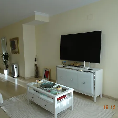Peaceful Spacious 2 Bed 2 Bath Elviria Apartamento