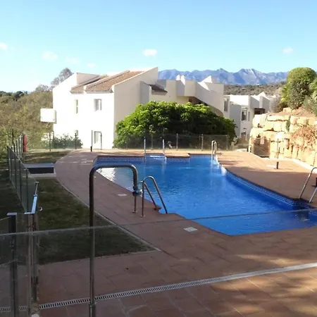 Peaceful Spacious 2 Bed 2 Bath Elviria Apartamento Marbella