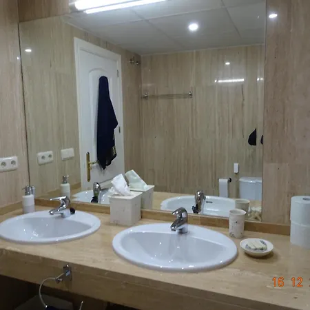 Peaceful Spacious 2 Bed 2 Bath Elviria Marbella