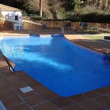 Peaceful Spacious 2 Bed 2 Bath Elviria Apartamento Marbella